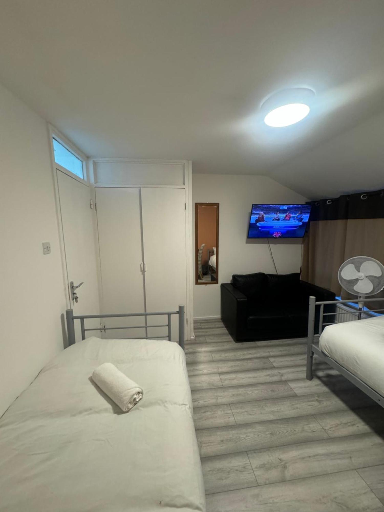 Tottenham Velvet * Londra